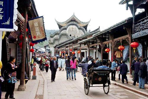 冷知识分享平台-炒糖色千万不能只加清水,大厨教我新方法,颜色红亮,炖肉特别香,让你获得奇闻异事